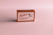 Charger l&#39;image dans la galerie, AMARELLI - Bonbon à la réglisse confite &quot;Sassolini&quot; (100g) - Les produits du soleil

